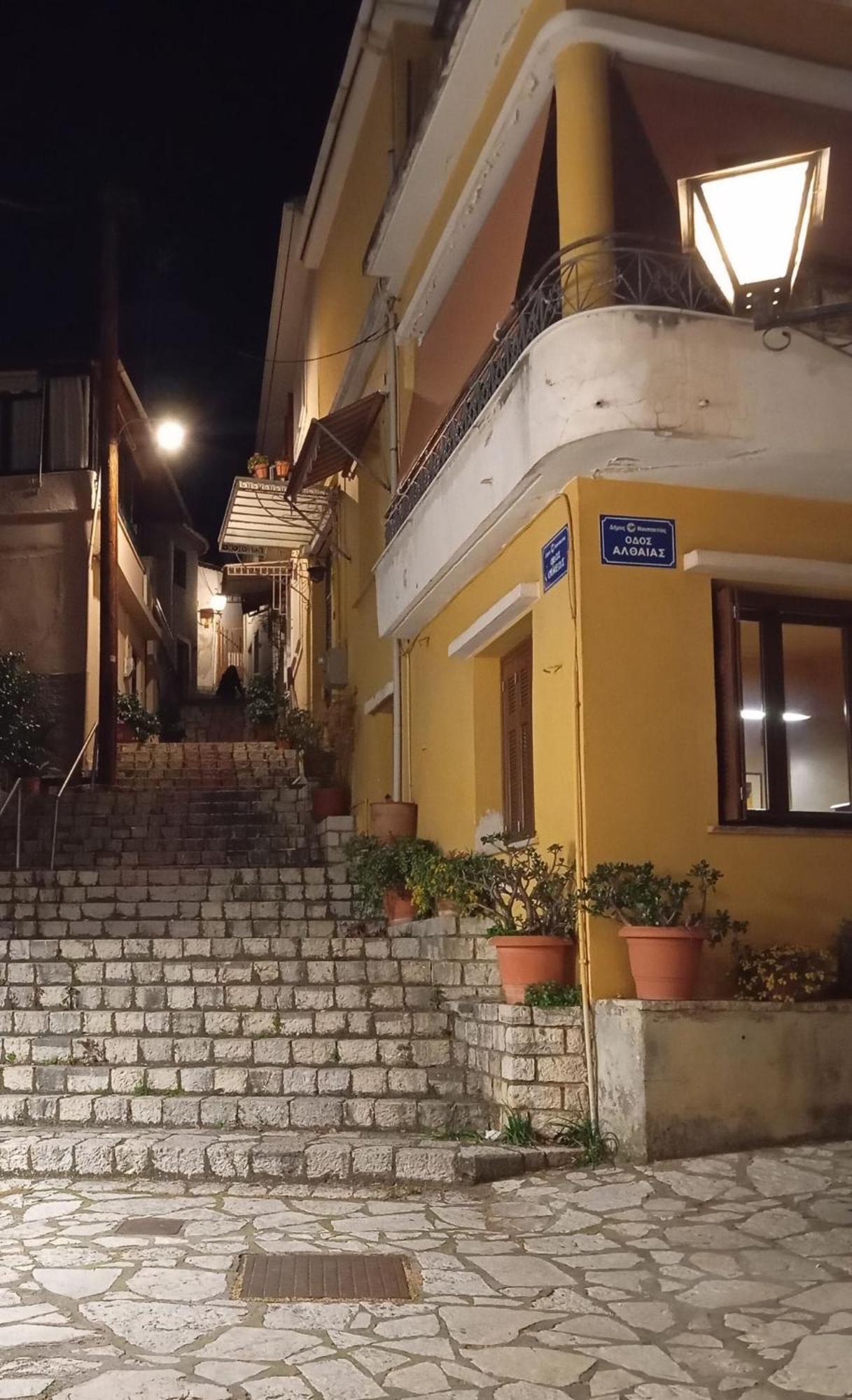 شقة Nafpaktos Old Town المظهر الخارجي الصورة