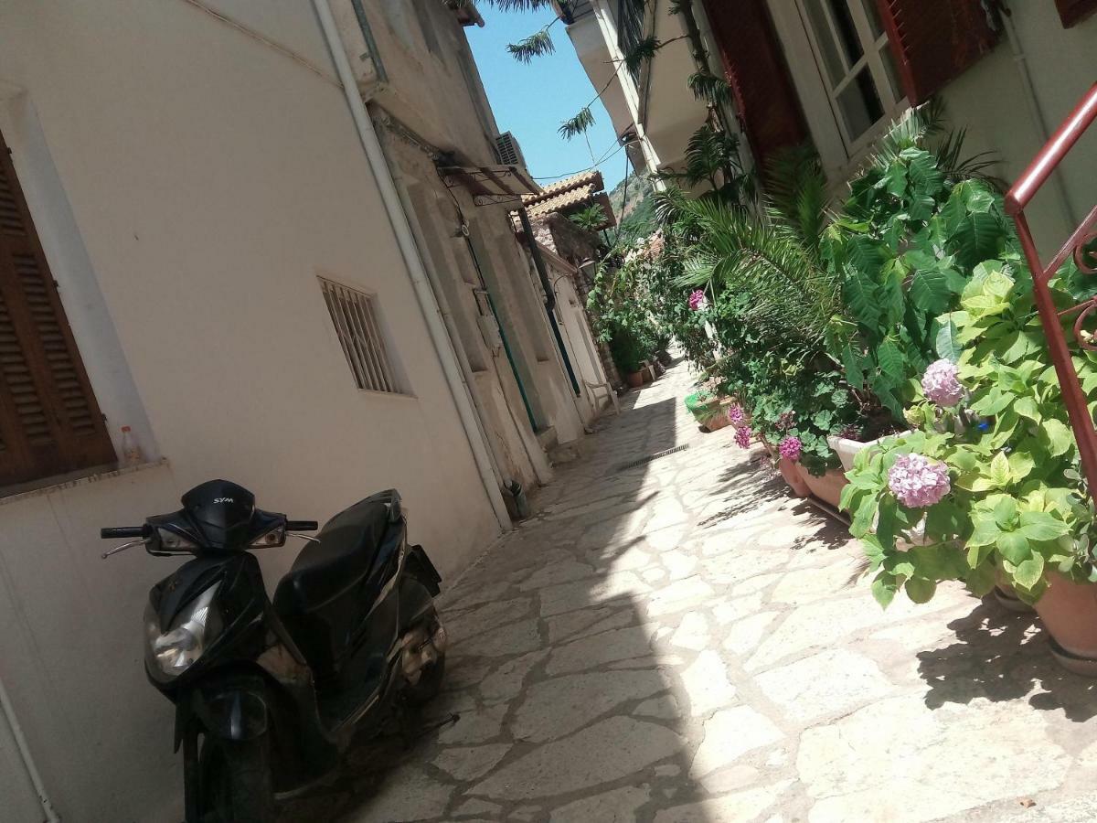 شقة Nafpaktos Old Town المظهر الخارجي الصورة